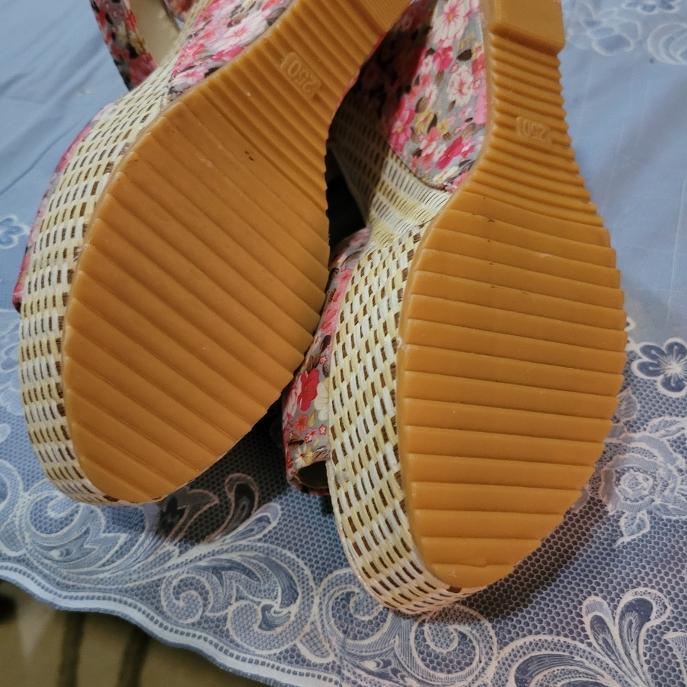 Sandle